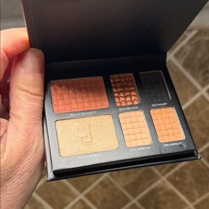 Doucee ~ Makeup Palette with Gold, Brown, and Rosy Whole Face